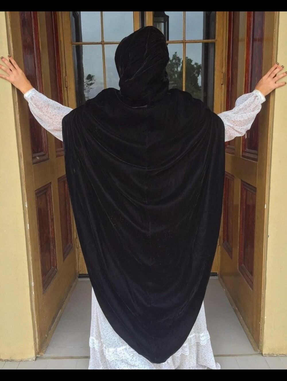 Black Velvet Hooded Gunnesax Cape